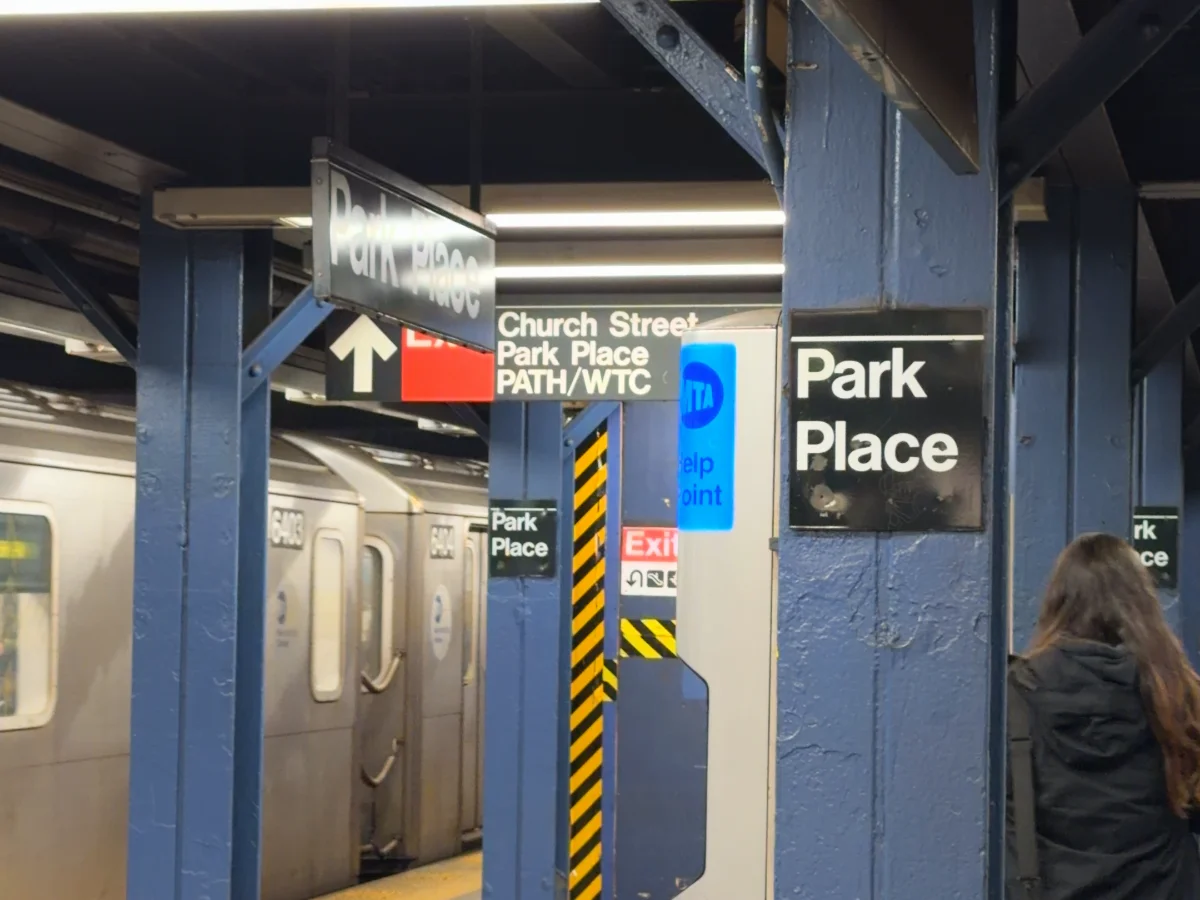 Standard signs in Park Place